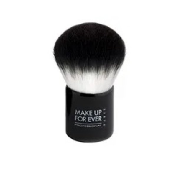 💖NEW MAKE UP FOR EVER $77 SET: HD Kabuki Brush + HD High Definition Powder  NEW - Picture 7 of 15